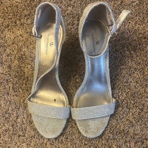 Well loved Worthington Silver Heeled Sandals with Elegant Straps